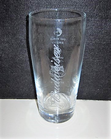 beer glass from the Anheuser Busch brewery in U.S.A. with the inscription 'Budweiser'