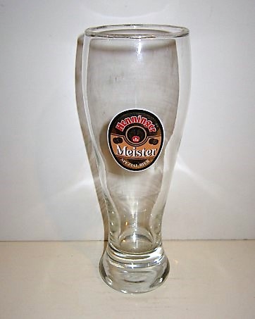 beer glass from the Henninger brewery in Germany with the inscription 'HB Henninger Meister Spezial Bier'