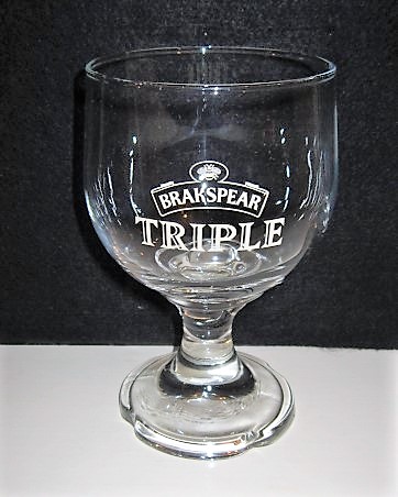 beer glass from the Brakspears brewery in England with the inscription 'BrakspearsTriple'