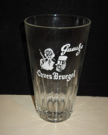 beer glass from the De Keersmaeker brewery in Belgium with the inscription 'Gueuze Caves Bruegel'