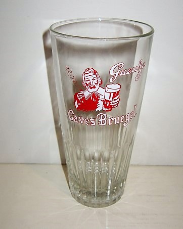 beer glass from the De Keersmaeker brewery in Belgium with the inscription 'Gueuze Caves Bruegel'