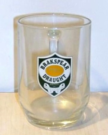 beer glass from the Brakspears brewery in England with the inscription 'Brakspears Draught Brewed In Henley On Thames'