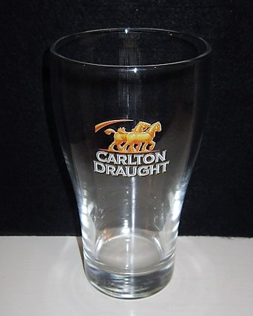 beer glass from the Carlton & United Breweries brewery in Australia with the inscription 'Carlton Draught'