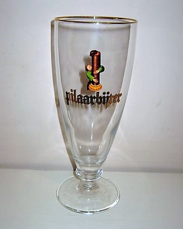 beer glass from the De Brabandere brewery in Belgium with the inscription 'Pilaarbijter'