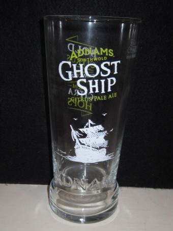 beer glass from the Adnams brewery in England with the inscription 'Adams Southwold Gost Ship Citrus Pale Ale, Adamas'