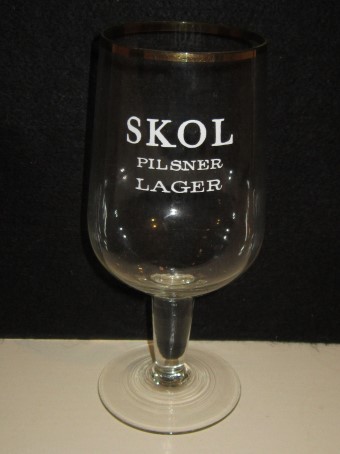 beer glass from the Allied Brewery's brewery in England with the inscription 'Skol Pilsener Lager'