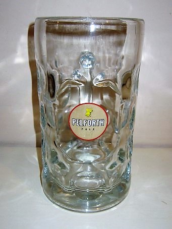 beer glass from the Pelican-Pelforth brewery in France with the inscription 'Pelforth Pale'