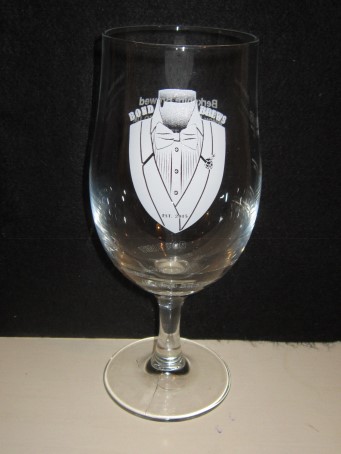 beer glass from the Bond Brews brewery in England with the inscription 'Bond Brews'