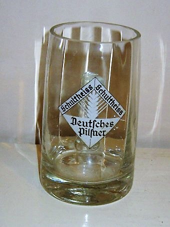 beer glass from the Berliner-Schultheiss brewery in Germany with the inscription 'Schultheiss, Schultheiss Deutsches Pilsner'
