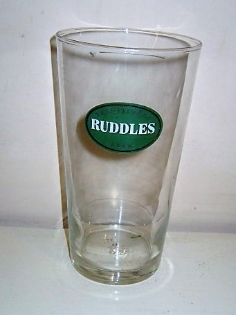 beer glass from the Ruddles  brewery in England with the inscription 'Ruddles Traditional Beer'