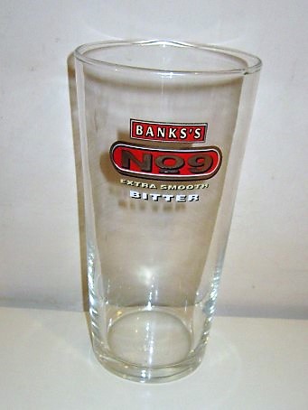 beer glass from the Wolverhampton & Dudley  brewery in England with the inscription 'Bank's No 7 Extra Smooth Bitter'
