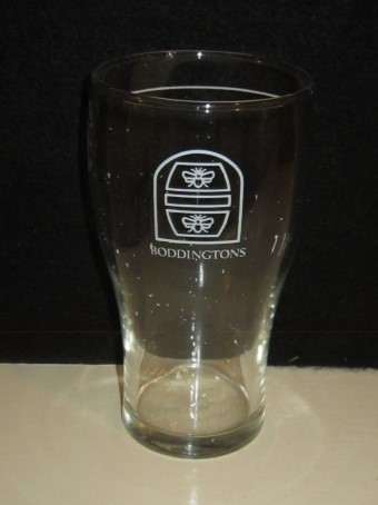 beer glass from the Boddingtons brewery in England with the inscription 'Boddington's'