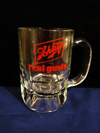 beer glass from the Schlitz Brewing Co brewery in U.S.A. with the inscription 'Schlitz Real Gusto'