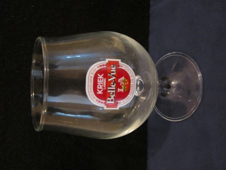 beer glass from the Belle vue brewery in Belgium with the inscription 'kriek Lambic Bellw-vue Alcoholarm Bier Biere Pauyre En Alcool'