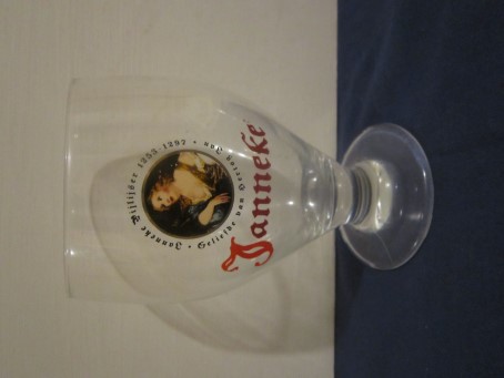beer glass from the Arcense  brewery in Netherlands with the inscription 'Janneke, Janneke Pijlijser 1253 - 1297 Geliefde Van Hertog Jan'