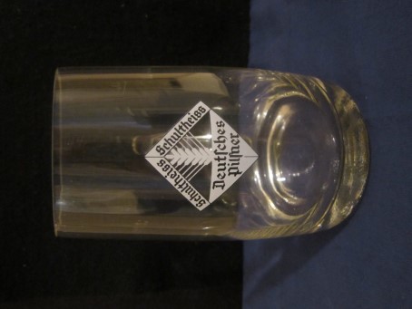 beer glass from the Berliner-Schultheiss brewery in Germany with the inscription 'Schultheiss Deutshes Pilsner'