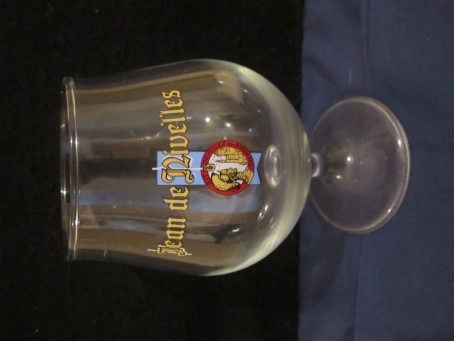 beer glass from the St-Feuillien brewery in France with the inscription 'Jean De Nivelles'