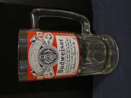 beer glass from the Anheuser Busch brewery in U.S.A. with the inscription 'Budweiser Geniune'