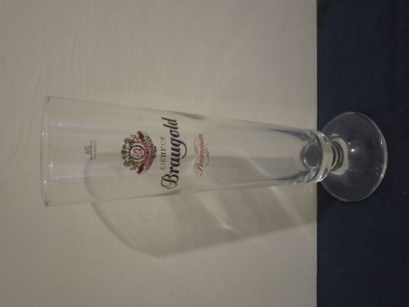 beer glass from the Eichhof  brewery in Switzerland with the inscription 'Braugold Eichhof Premium'