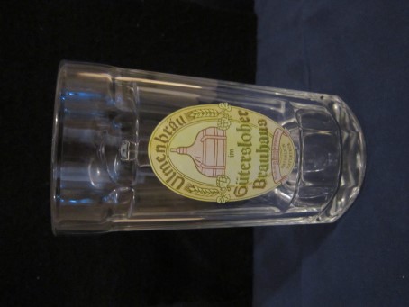 beer glass from the Gutersloher brewery in Germany with the inscription 'Ulmenbrau Gutersloher Brauhaus Naturlich Naturtrub'