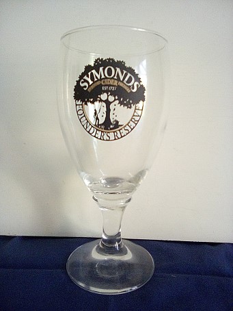 beer glass from the Bulmers brewery in England with the inscription 'Symonds Hereford Cider Pressers EST 1727 Founder's Reserve'