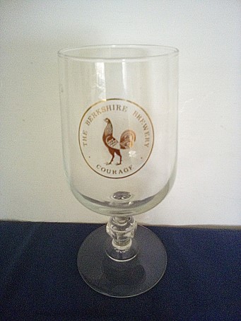 beer glass from the Courage brewery in England with the inscription 'The Berkshire Brewery Courage'